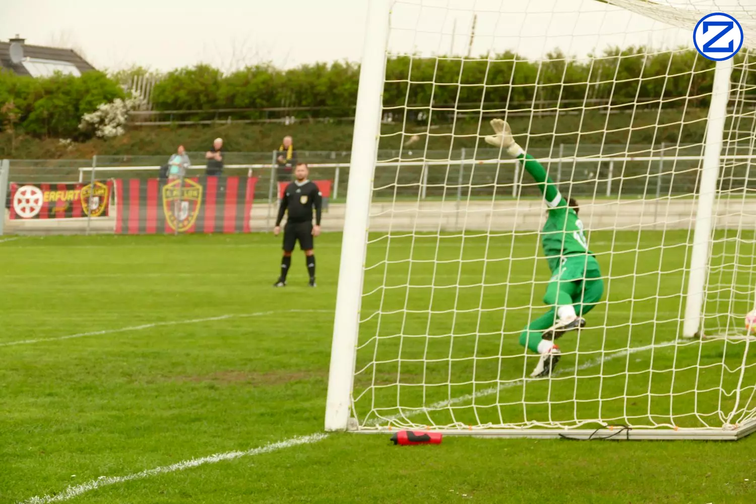 Bild: SV Blau-Weiß Zorbau - 1. FC Lok Stendal 3:1 (1:1) - Stendal006