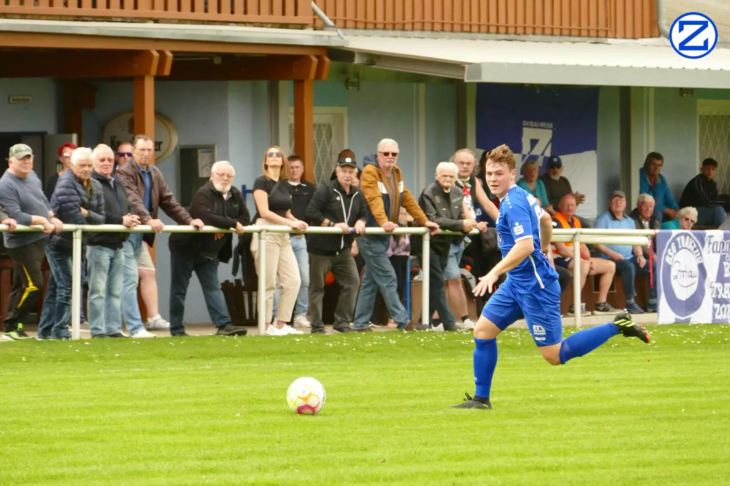 Bild: SV Blau-Weiß Zorbau - 1. FC Lok Stendal 3:1 (1:1) - Stendal008