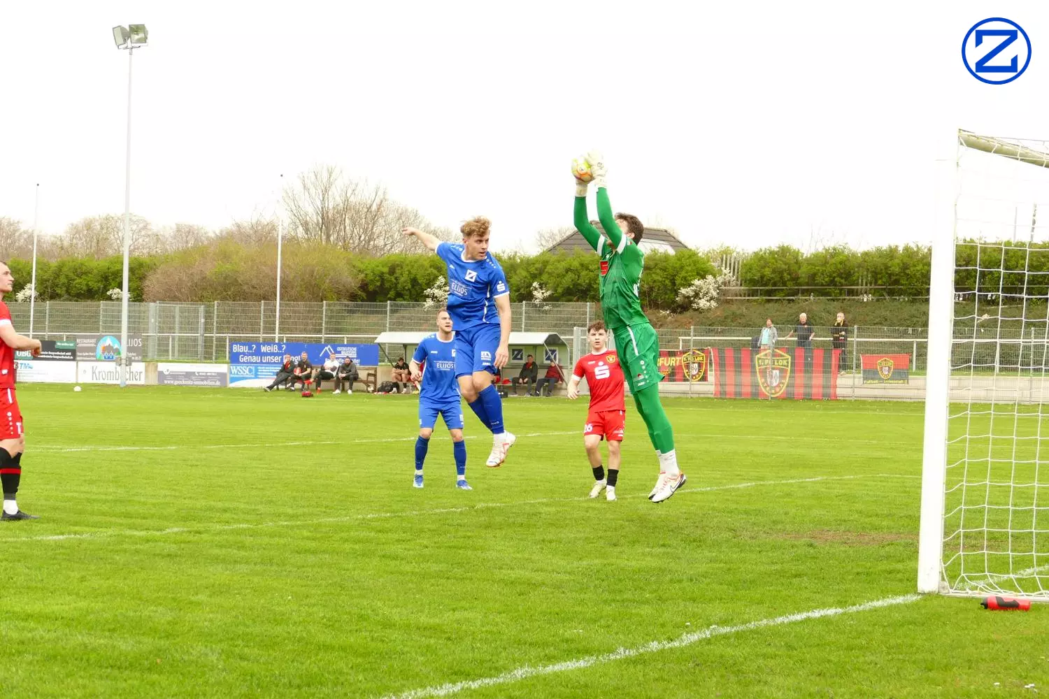 Bild: SV Blau-Weiß Zorbau - 1. FC Lok Stendal 3:1 (1:1) - Stendal009