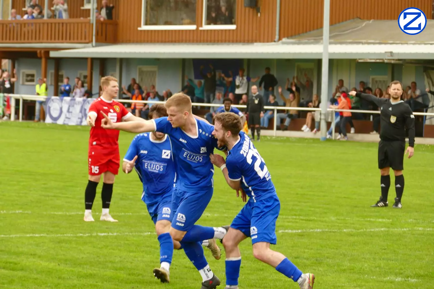 Bild: SV Blau-Weiß Zorbau - 1. FC Lok Stendal 3:1 (1:1) - Stendal018