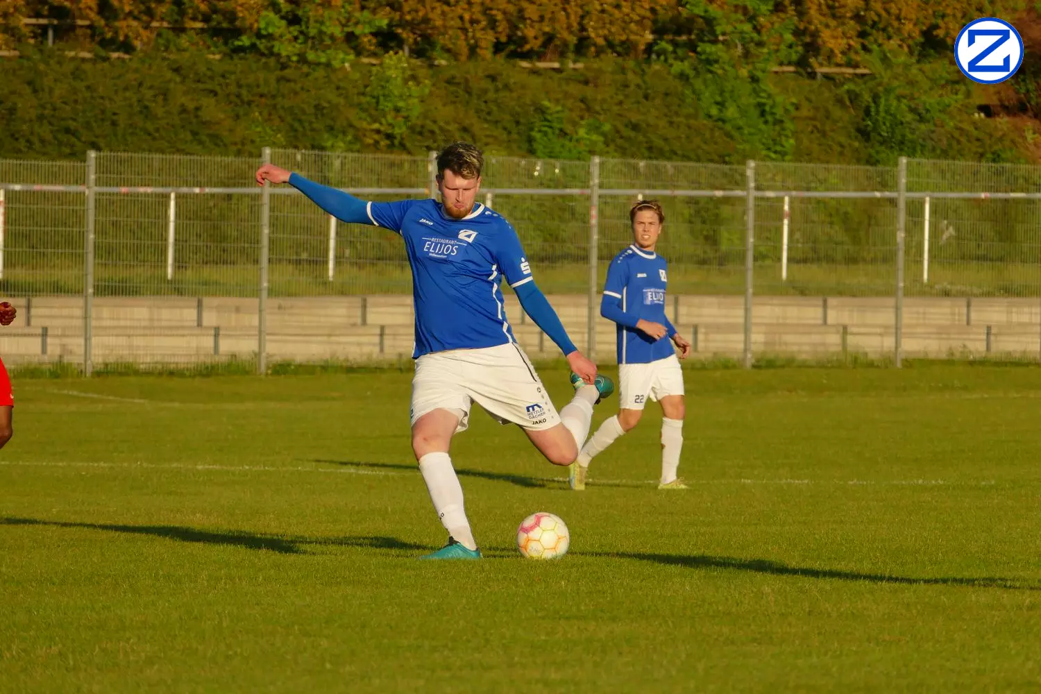 Bild: SV Blau-Weiß Zorbau - SG Rot-Weiß Thalheim 3:1 (0:1) - Sg Rot Weiss Thalheim 009