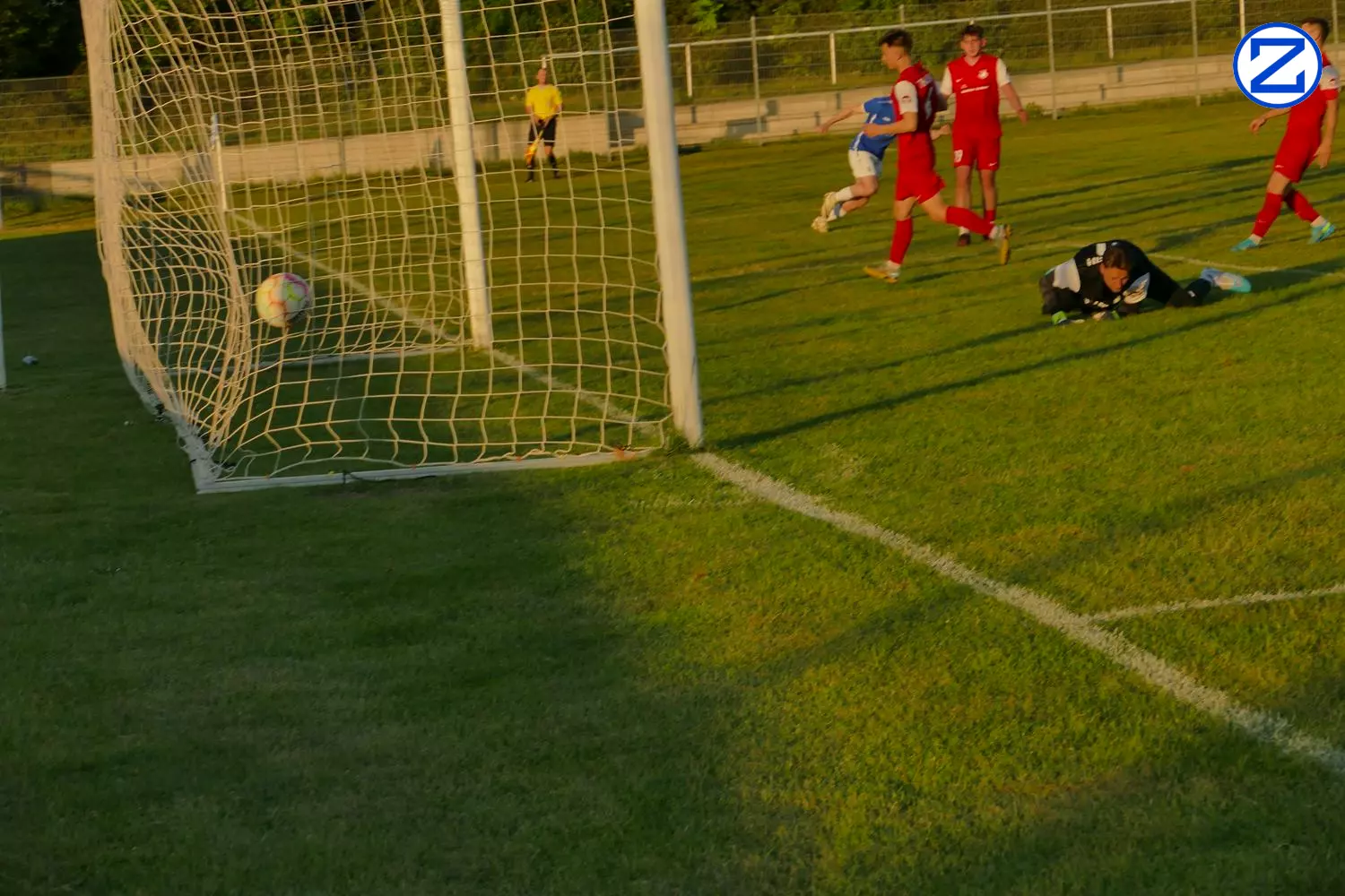 Bild: SV Blau-Weiß Zorbau - SG Rot-Weiß Thalheim 3:1 (0:1) - Sg Rot Weiss Thalheim 018