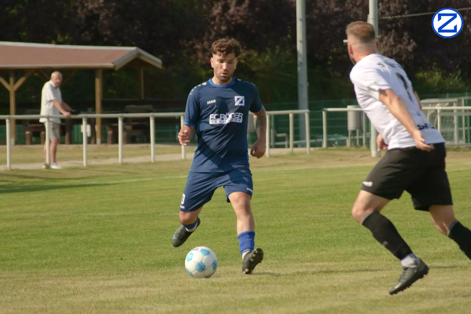 Bild: SV Blau-Weiß Zorbau - BSG Wismut Gera 3:1 (0:0) - Gera005