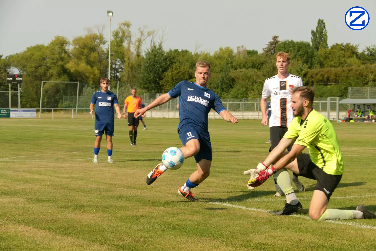 Bild: SV Blau-Weiß Zorbau - BSG Wismut Gera 3:1 (0:0) - Gera006