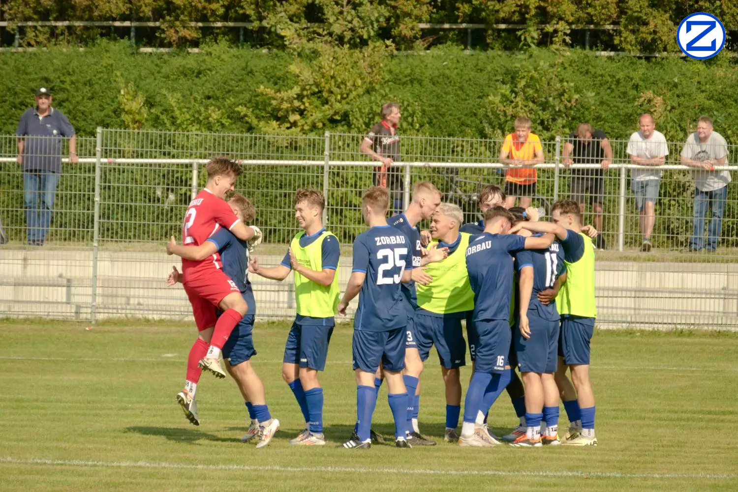 Bild: SV Blau-Weiß Zorbau - BSG Wismut Gera 3:1 (0:0) - Gera009