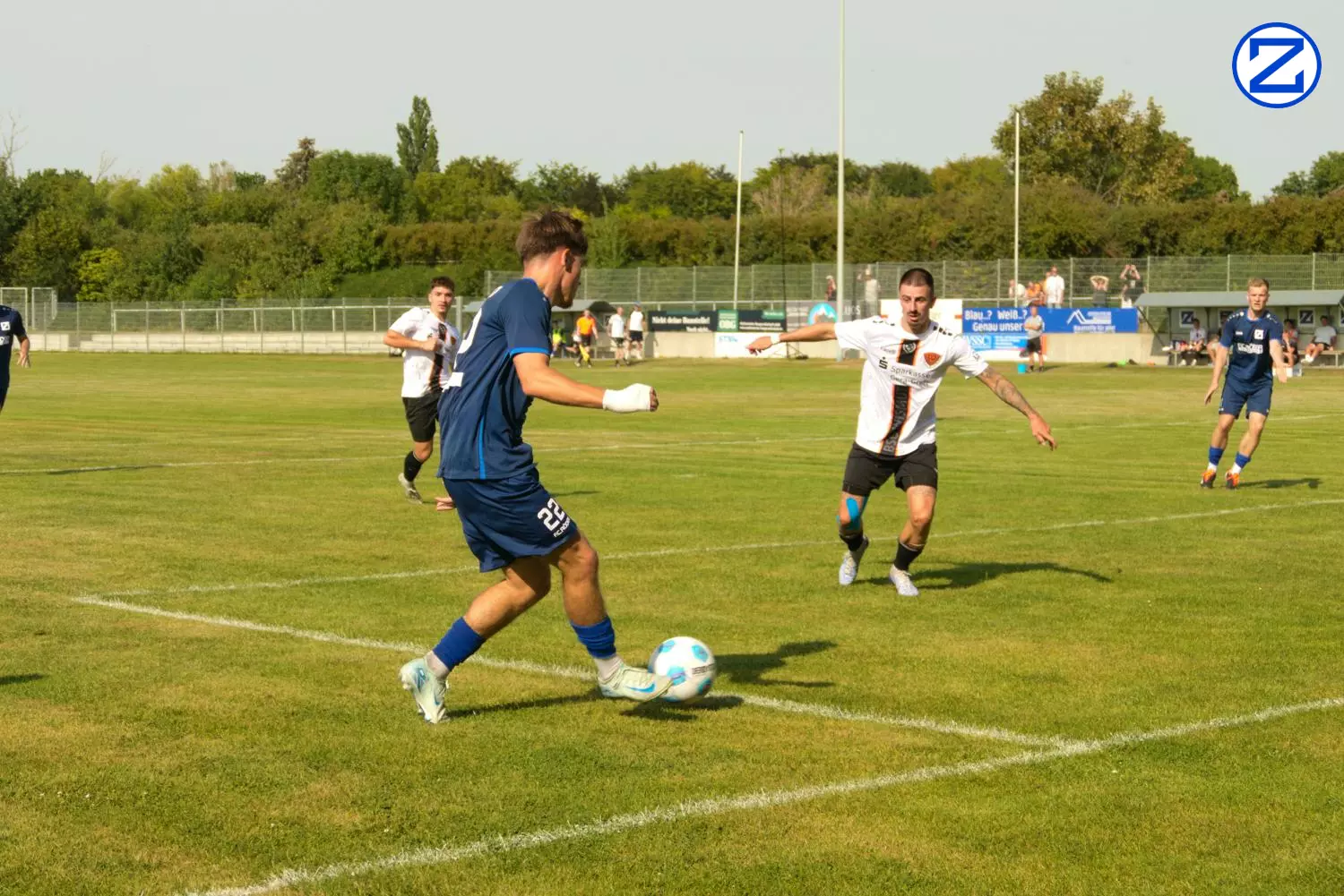 Bild: SV Blau-Weiß Zorbau - BSG Wismut Gera 3:1 (0:0) - Gera010